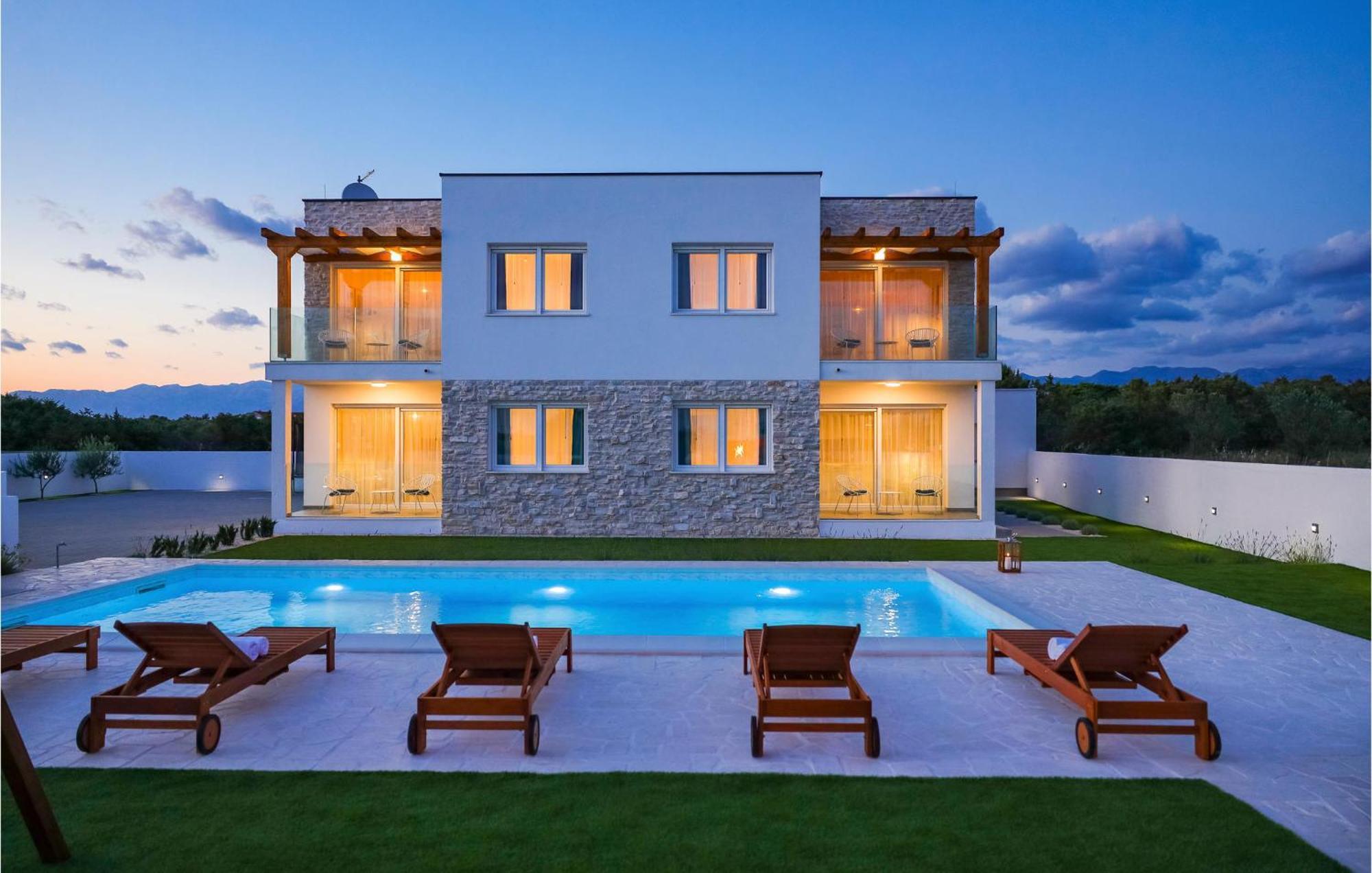 Stunning Home In Vrsi With Kitchen Extérieur photo